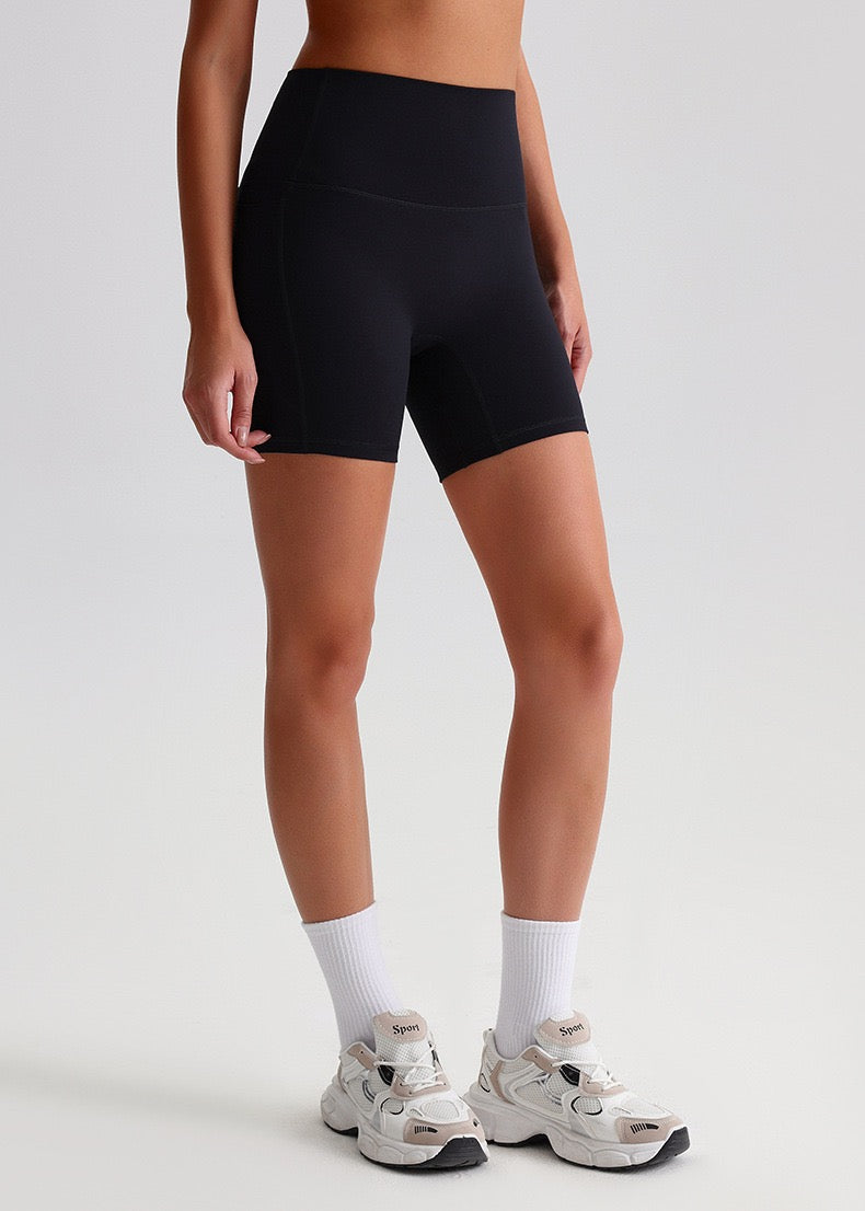 Durable biker shorts with pockets