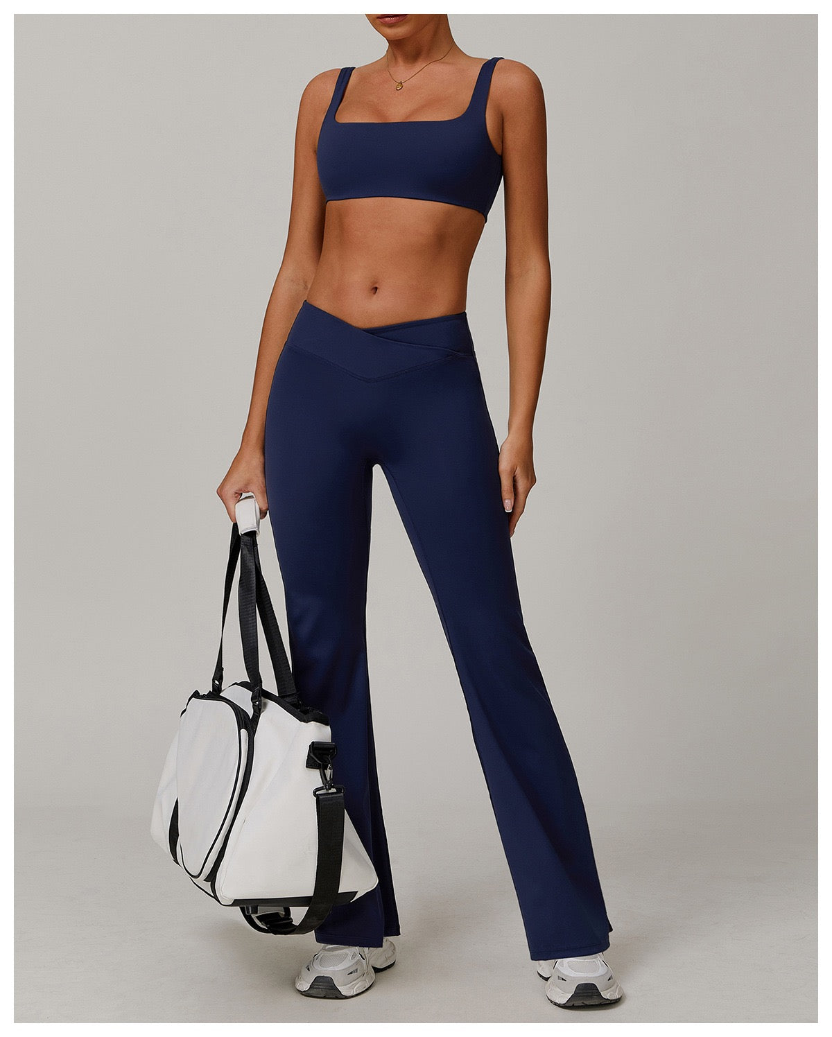 Seamless Square-Neck Sports Bra - Navy