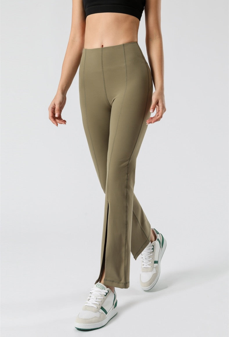Flare leggings with slit