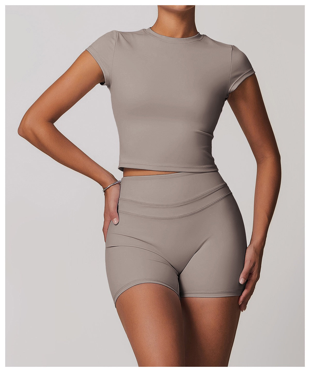 Short sleeve crop top