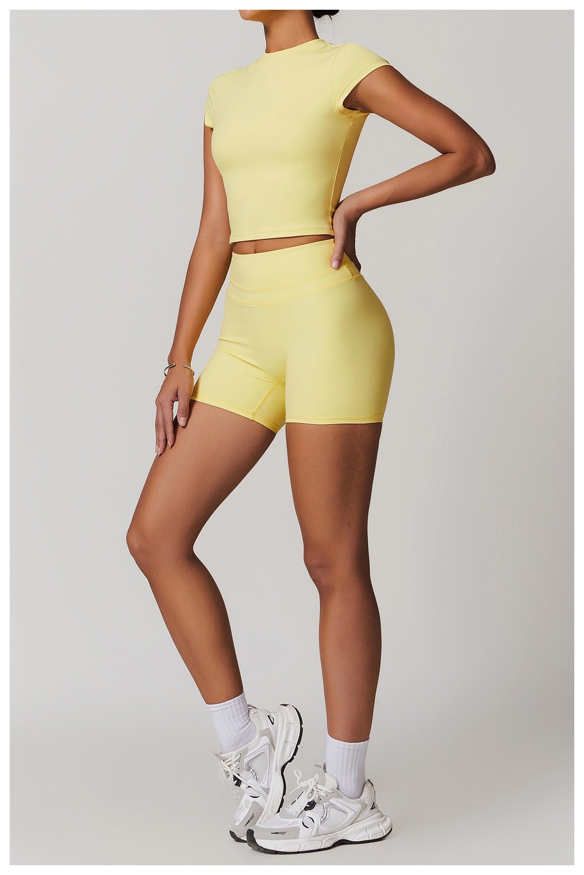 Trendy gym top for women