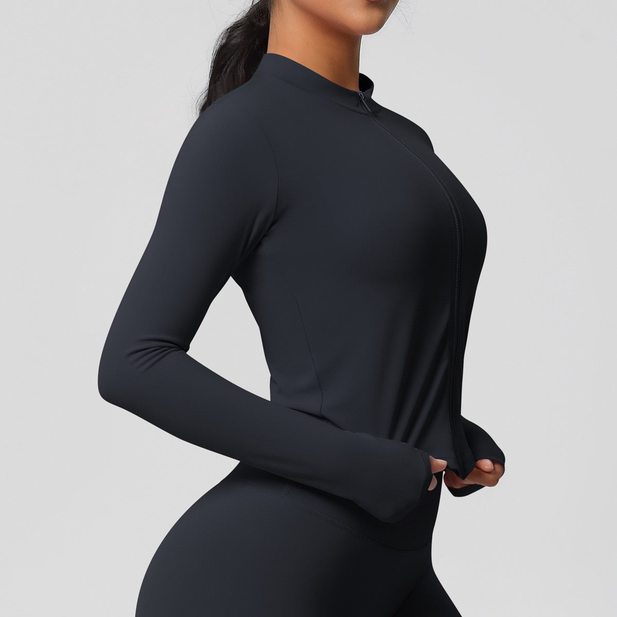 Workout top with zipper