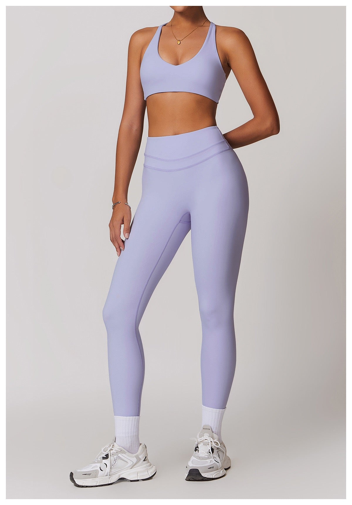 Yoga-leggings-in-purple