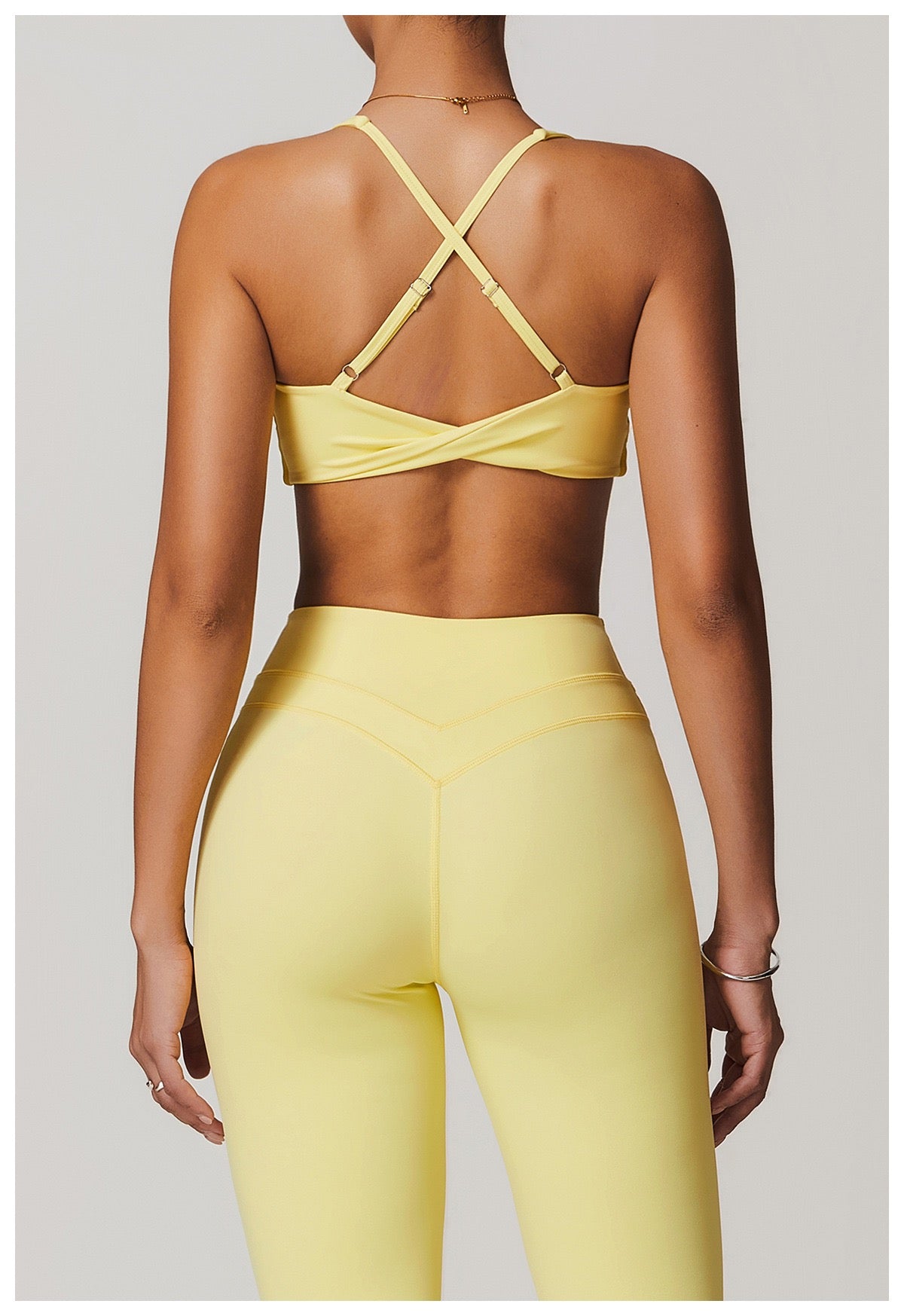 adjustable strap sports bra