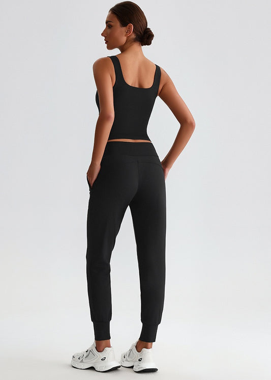 travel-friendly activewear outfit black