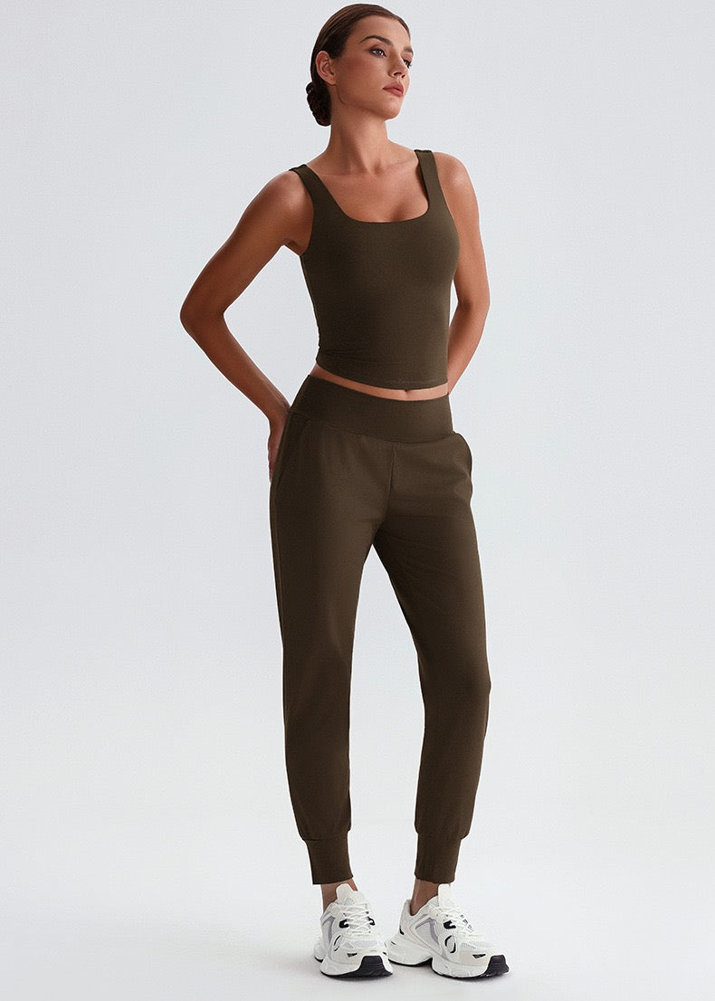 versatile 2-piece fitness set coffee color