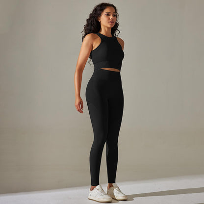 Black sleeveless crop top activewear