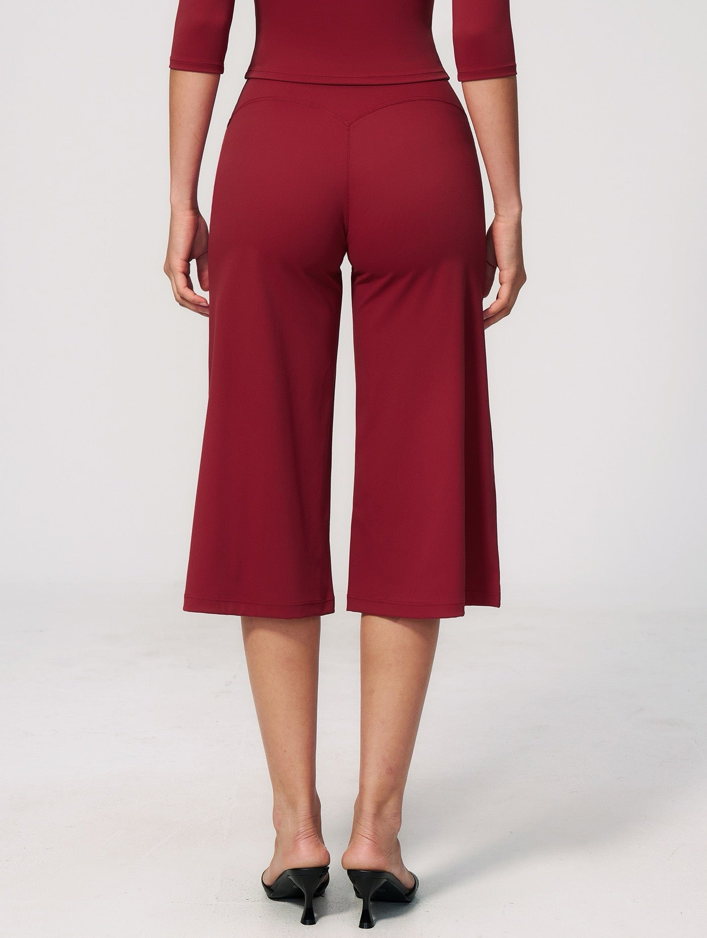red Cropped Activewear Pants 