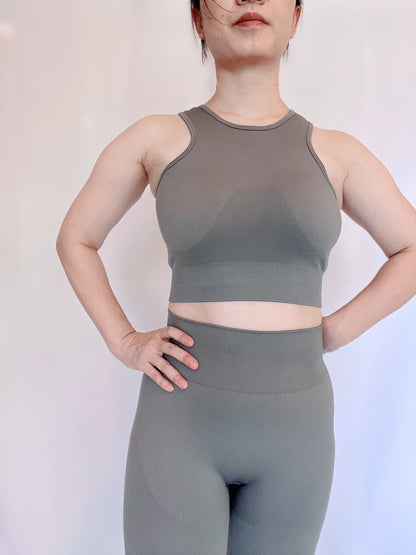 Seamless Crop Top with Removable Pads