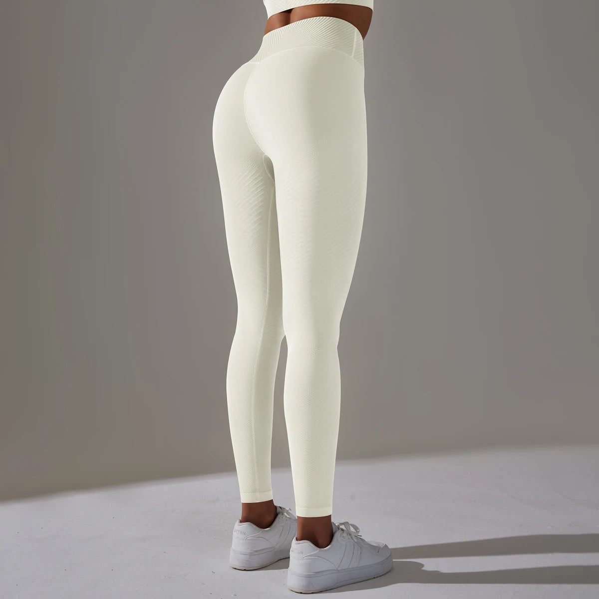 SculptFit Seamless High-Waist Leggings - Ivory Color