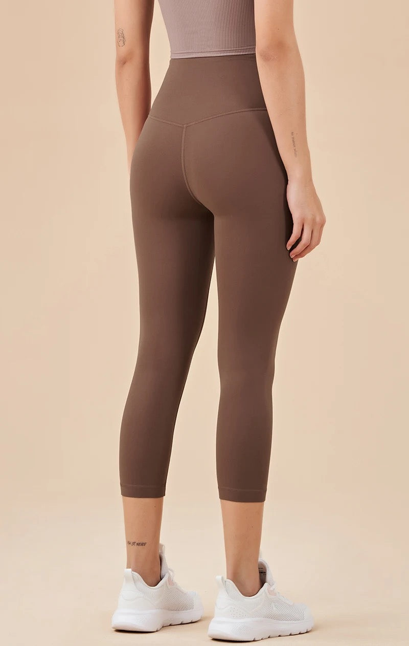 High Waist Capri Leggings with Hidden Pocket - Bronze