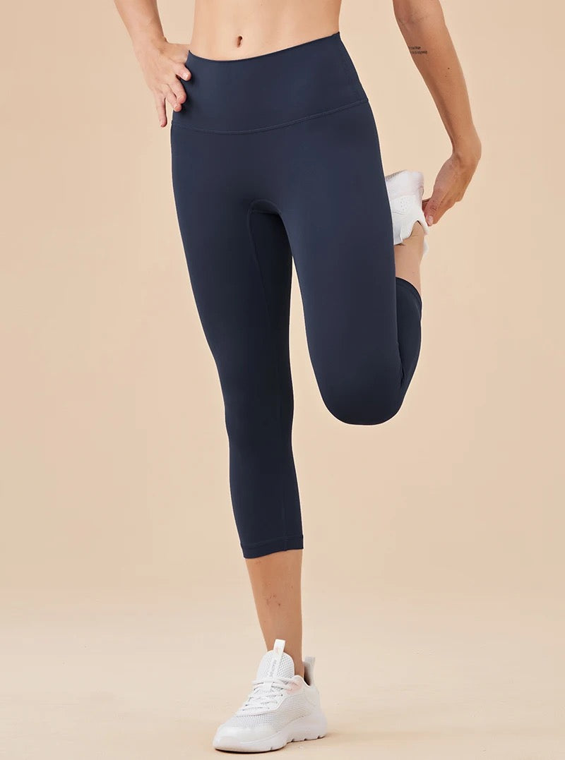 High Waist Capri Leggings with Hidden Pocket - Match Green