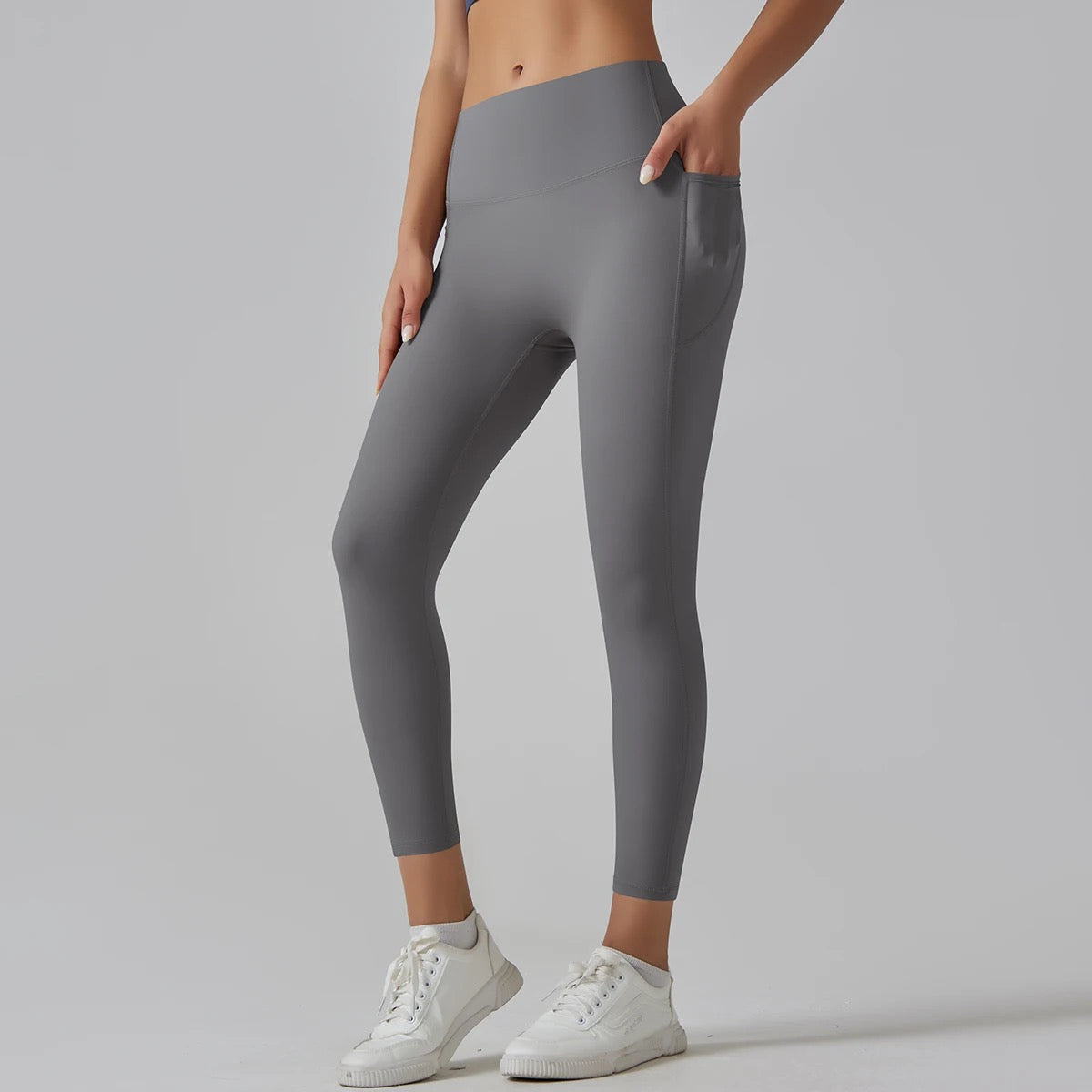 Black Ankle-Length Leggings with Pocket