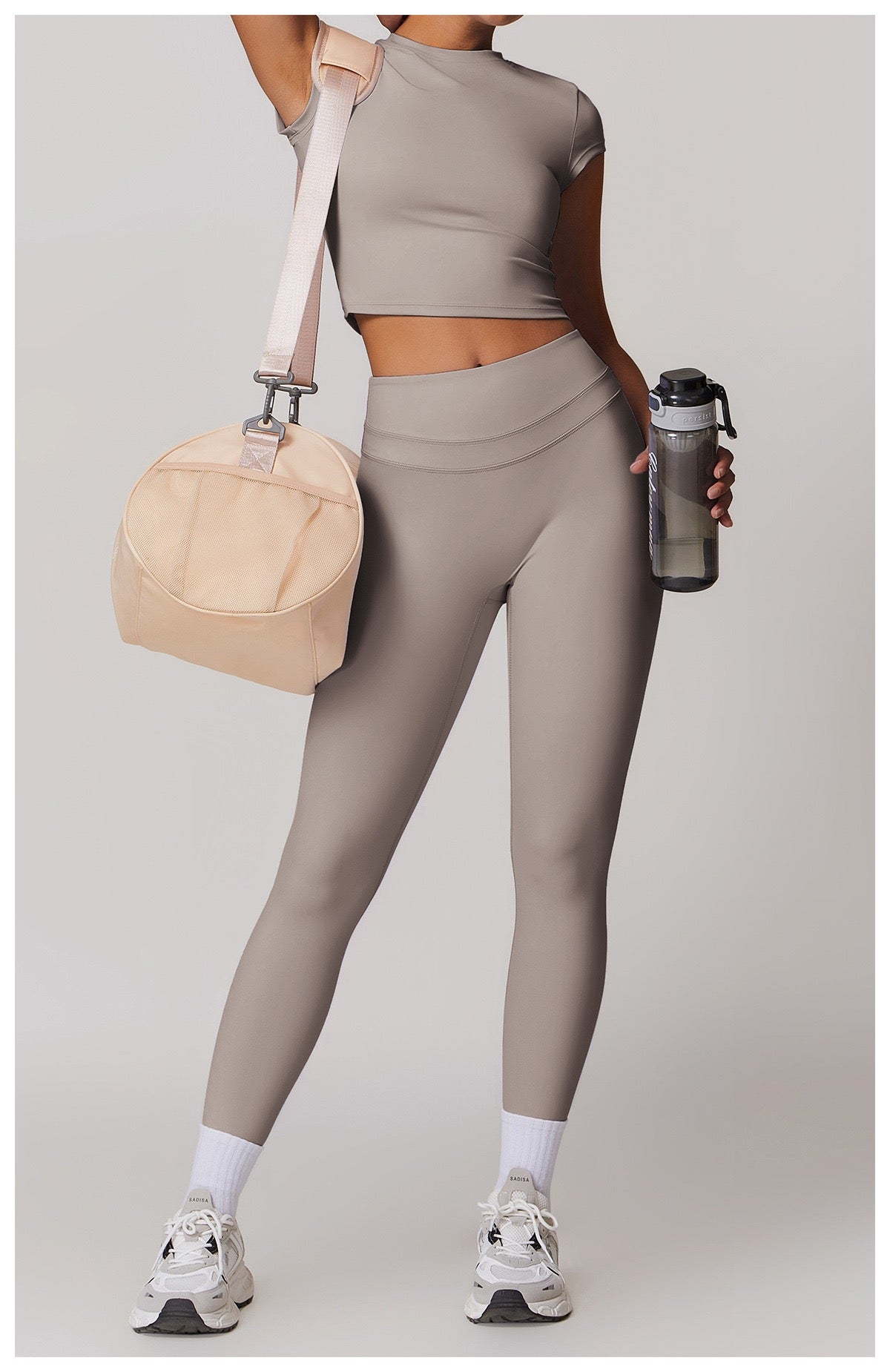 Slimming waist-length workout shirt
