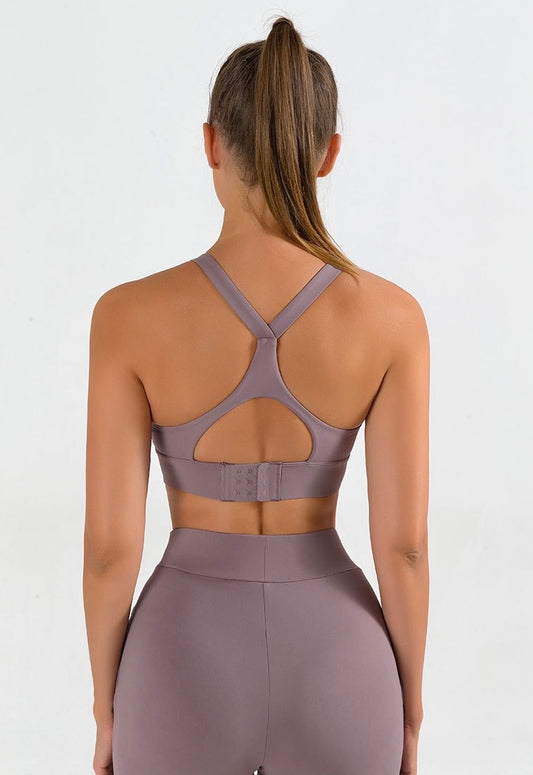 Sports bra with back hook