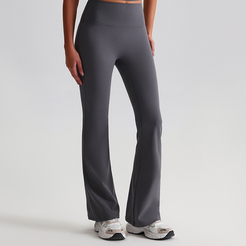 Stretchy flare workout pants in grey