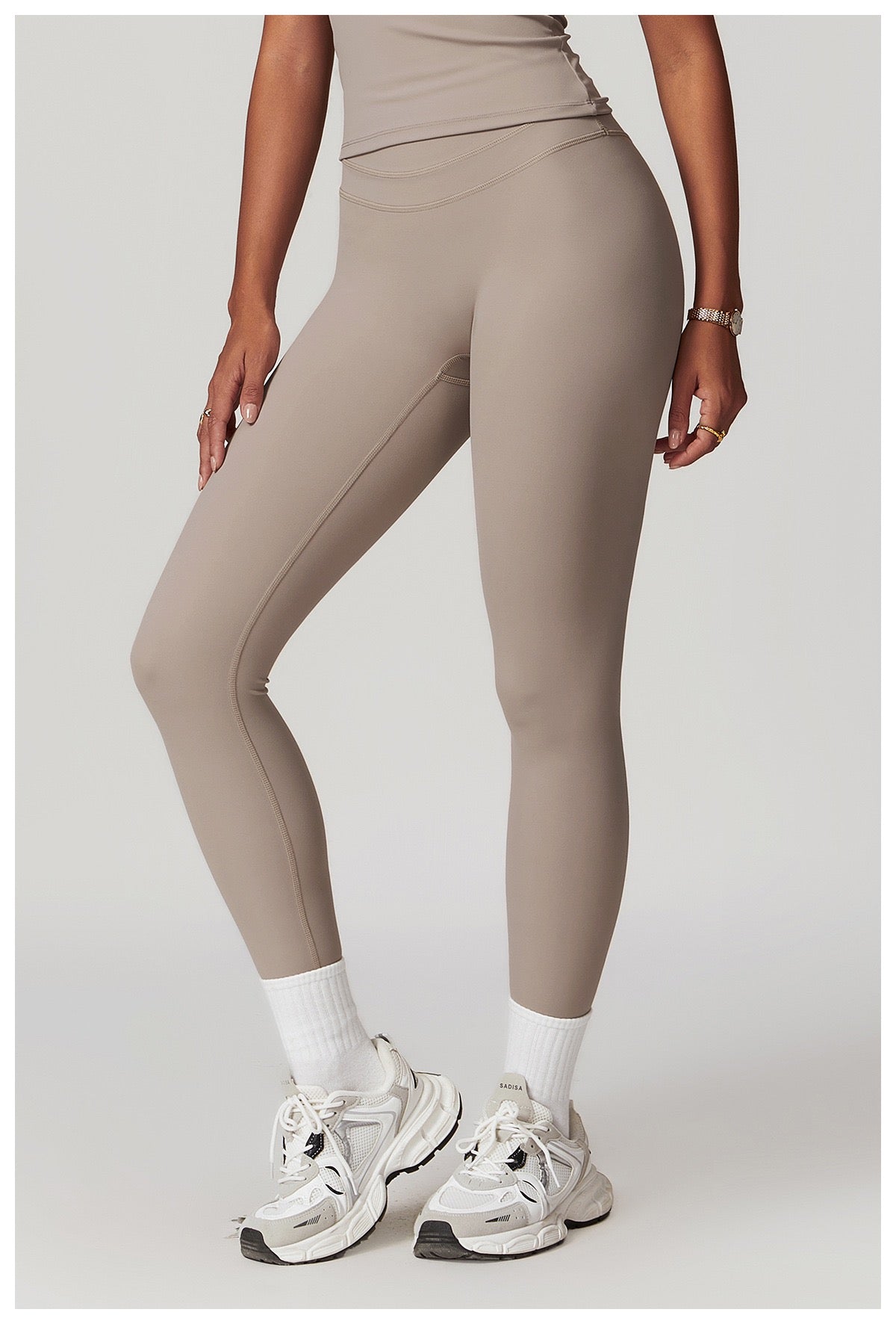 Tummy-control-yoga-leggings-with-stretch