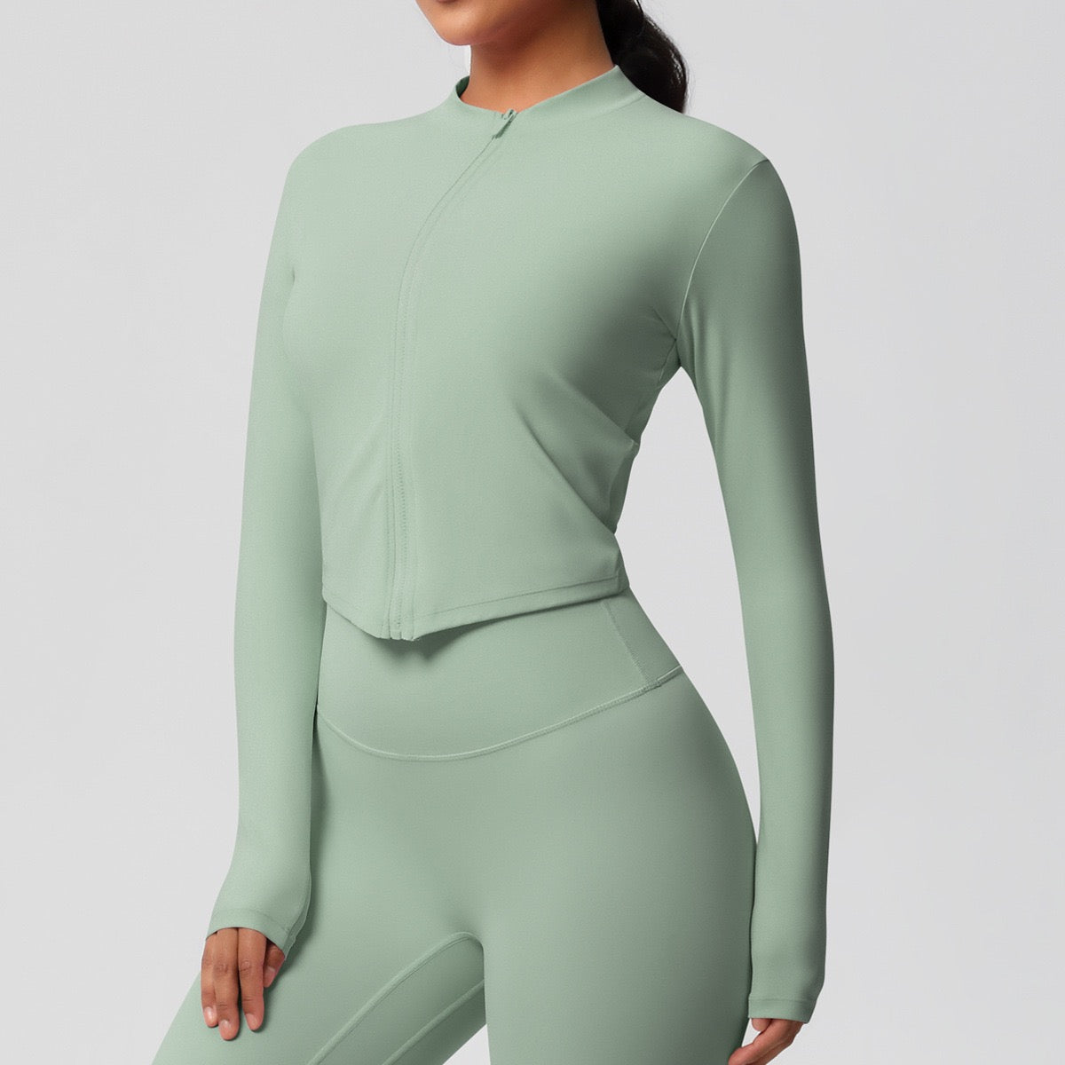 Women_s exercise top with long sleeves 