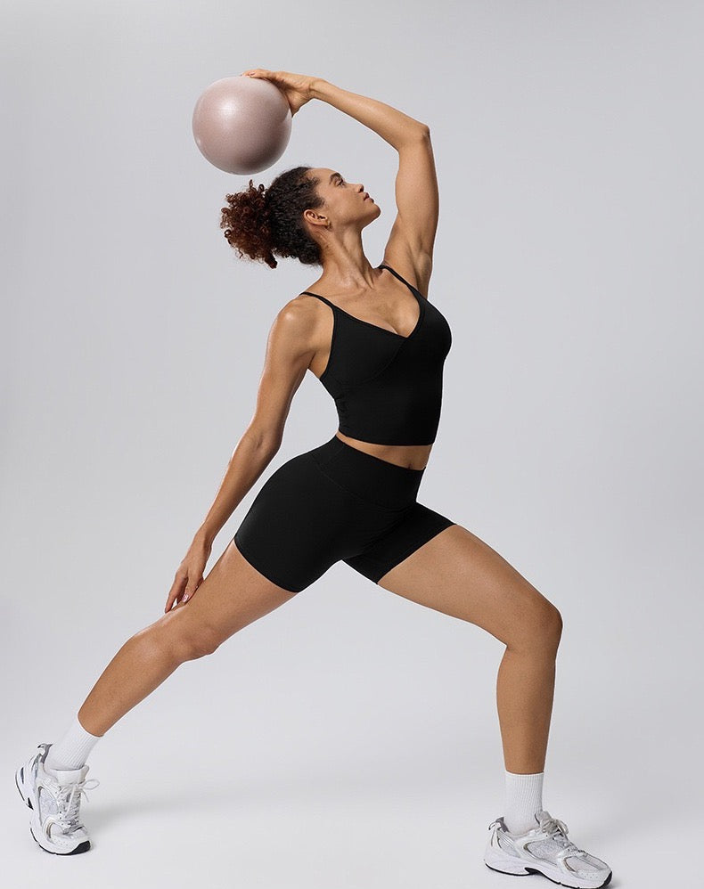 Women's yoga bra in black