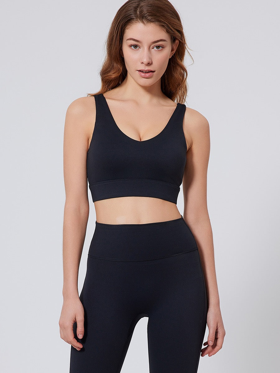 black athletic bra