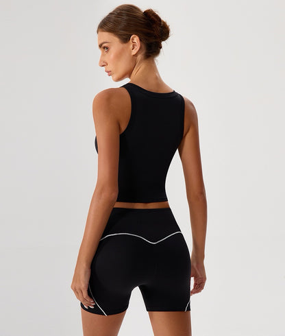black pilates outfit women