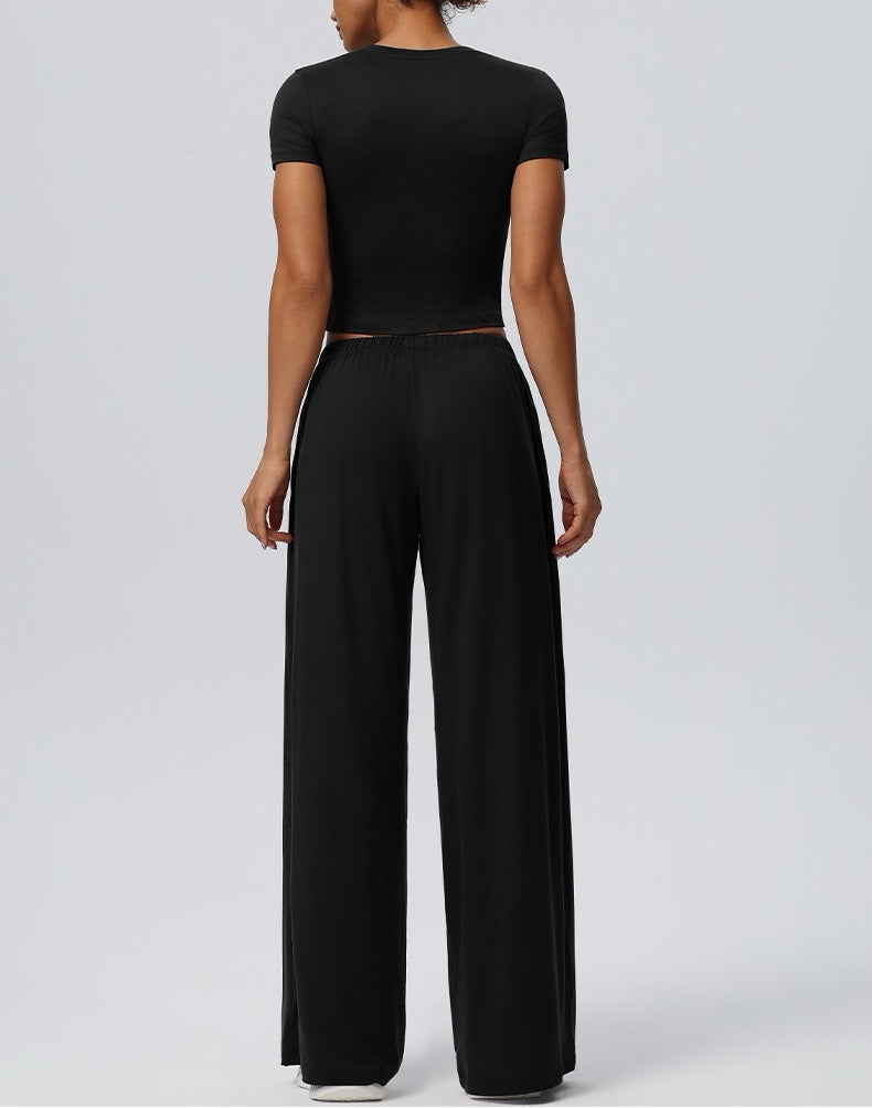 cropped length leg lengthening t-shirt black