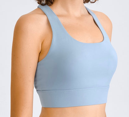 fitness bra with clasp closure and shaping fit