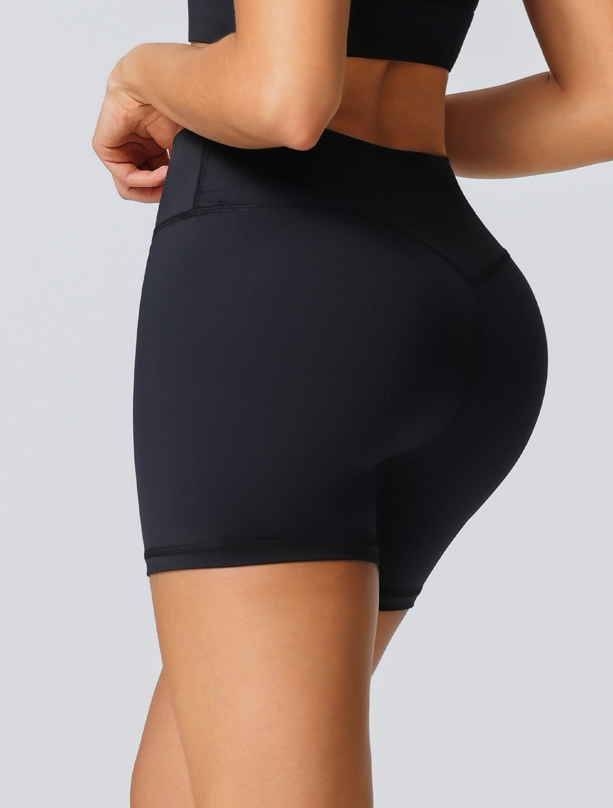 high-waist contour fit shorts black