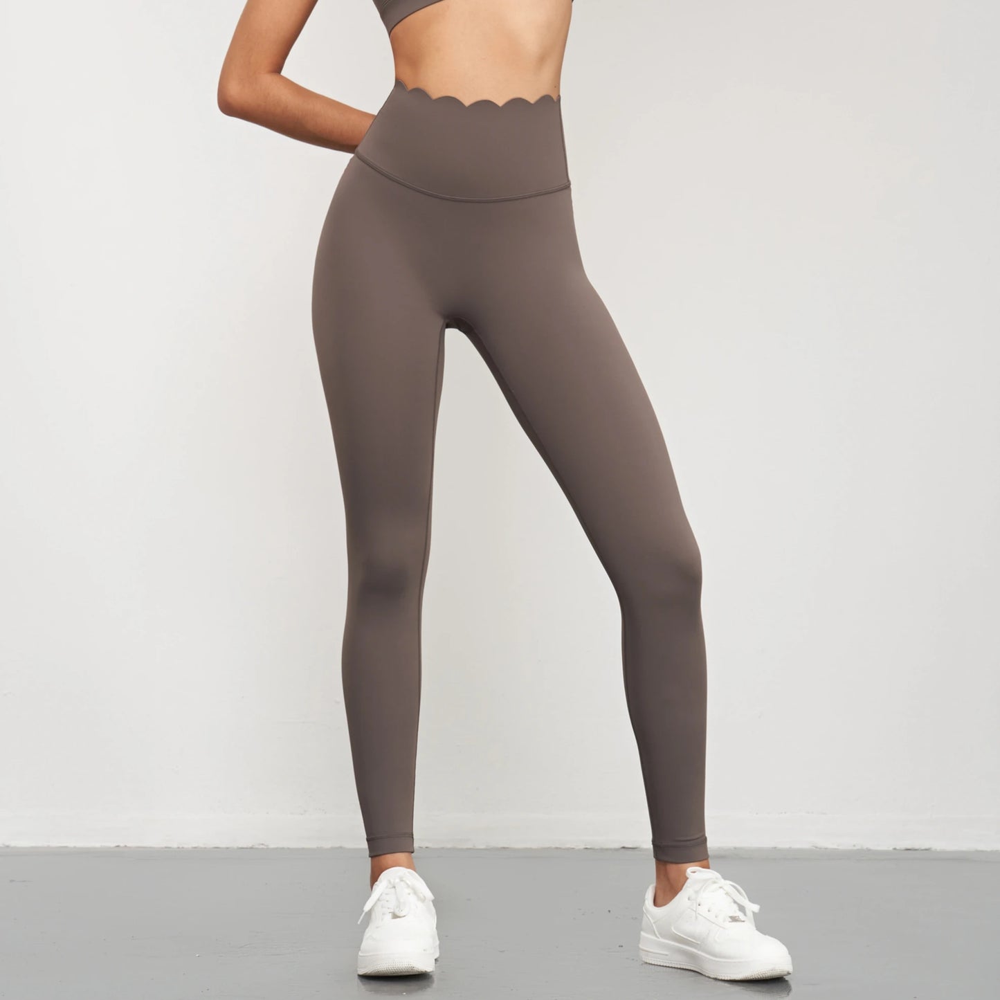 Women's High-Waisted Scallop Edge Leggings