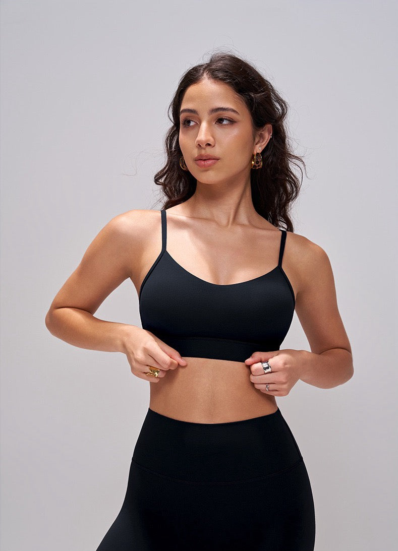 smooth fabric sports bra black color