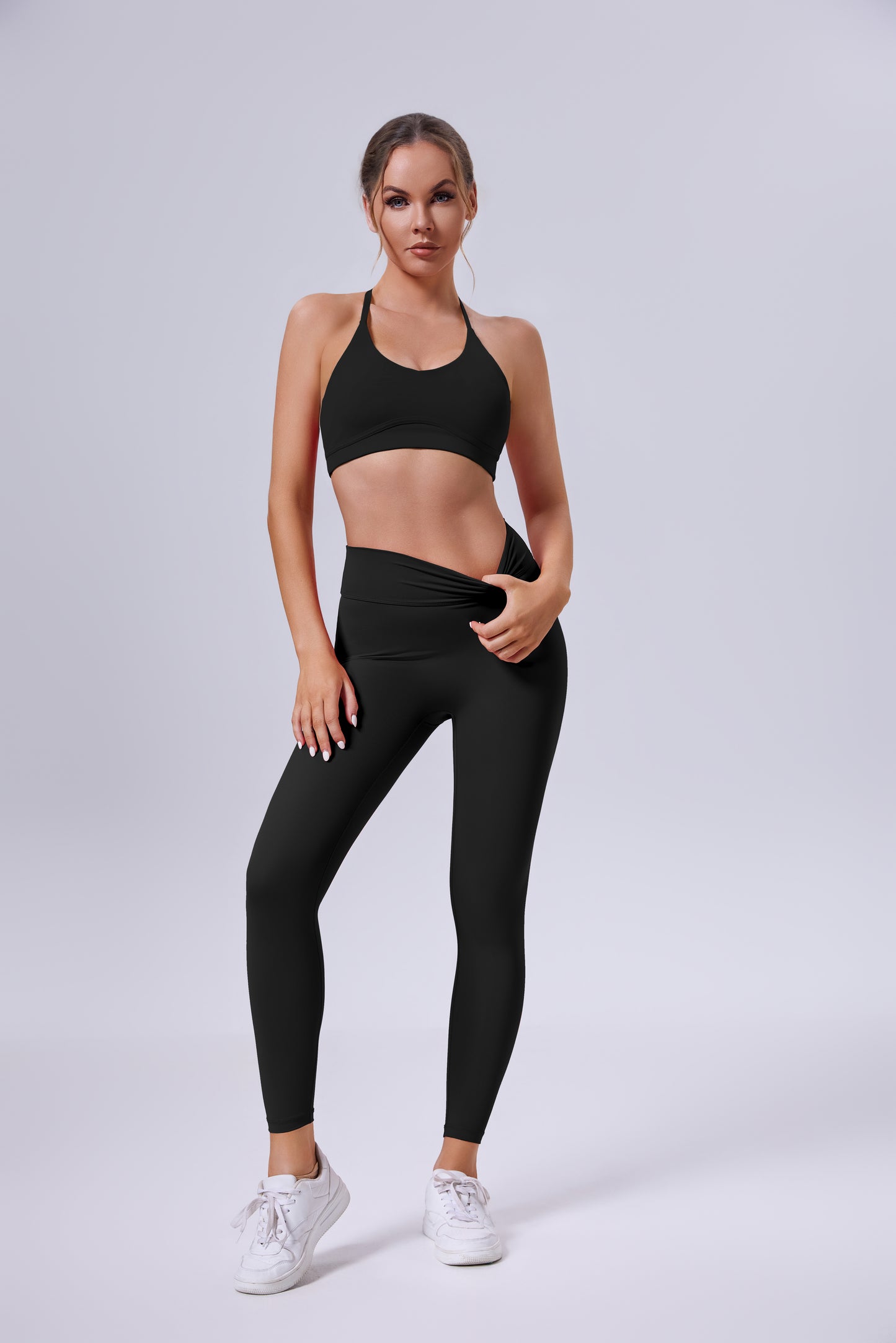 sustainable black leggings and sports bra