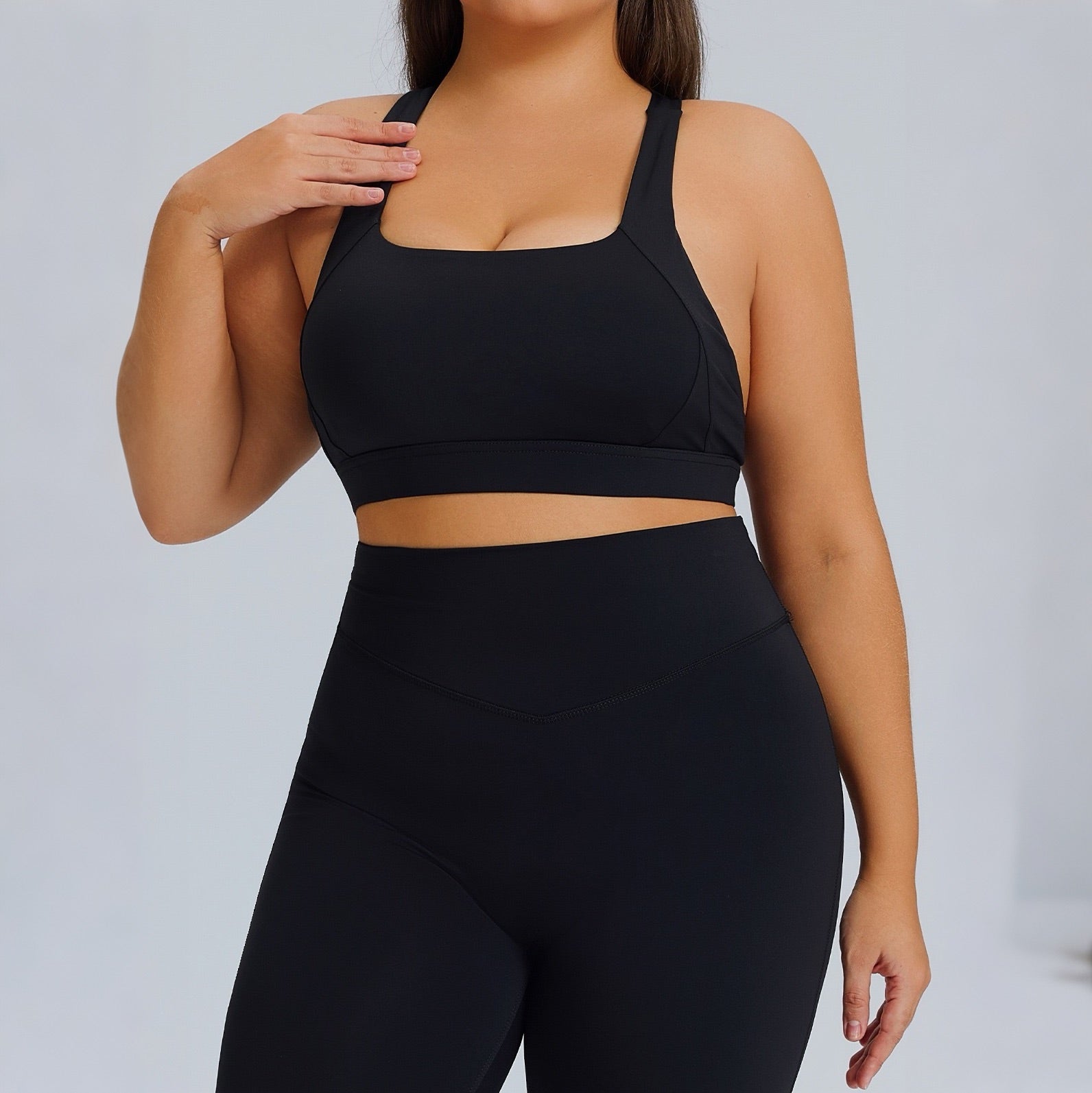 wide strap plus size sports bra black