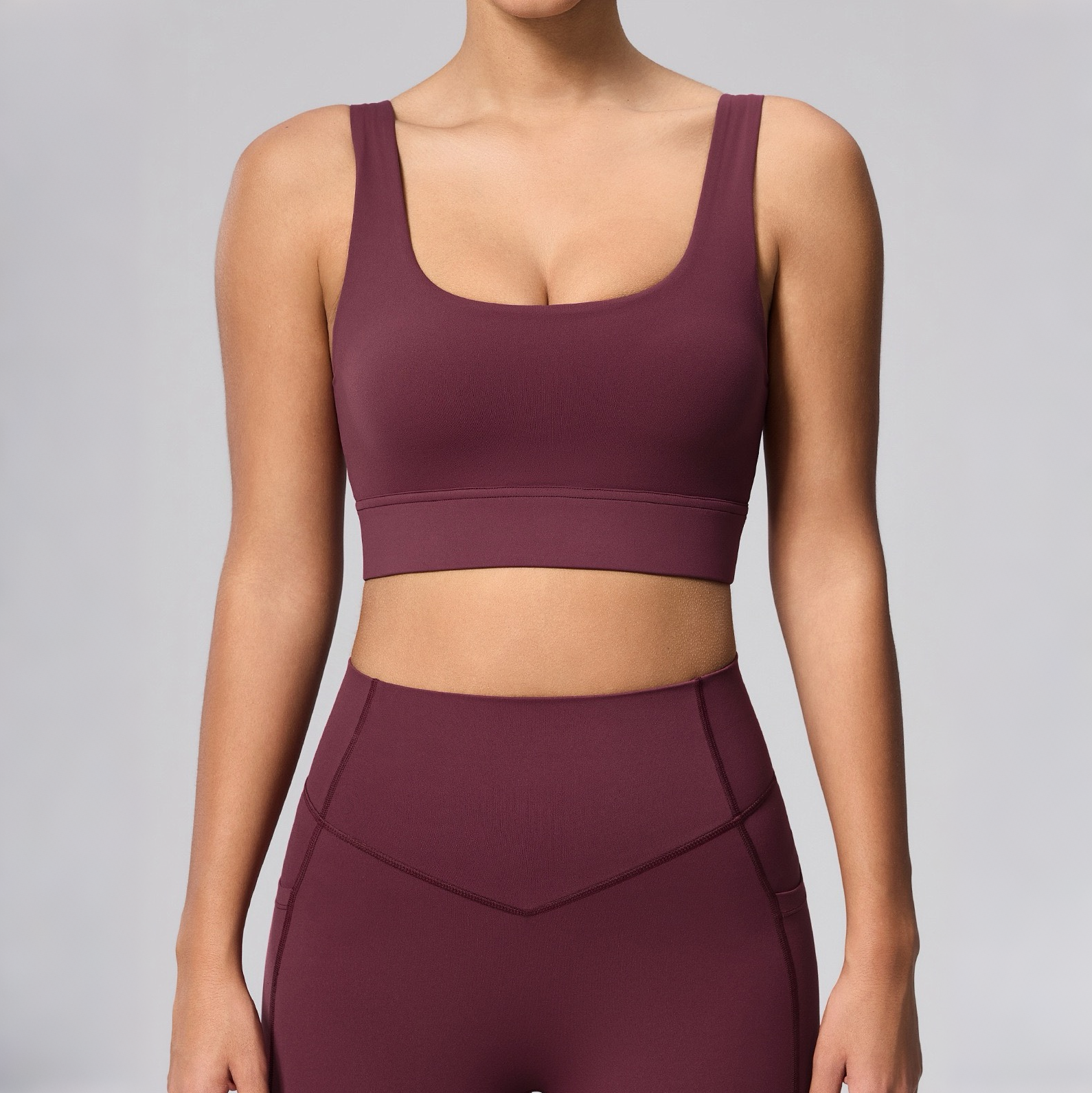women's U neck sports bra