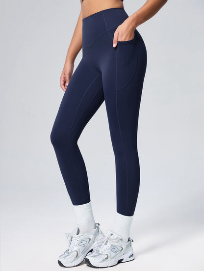 women's activewear leggings with phone pocket