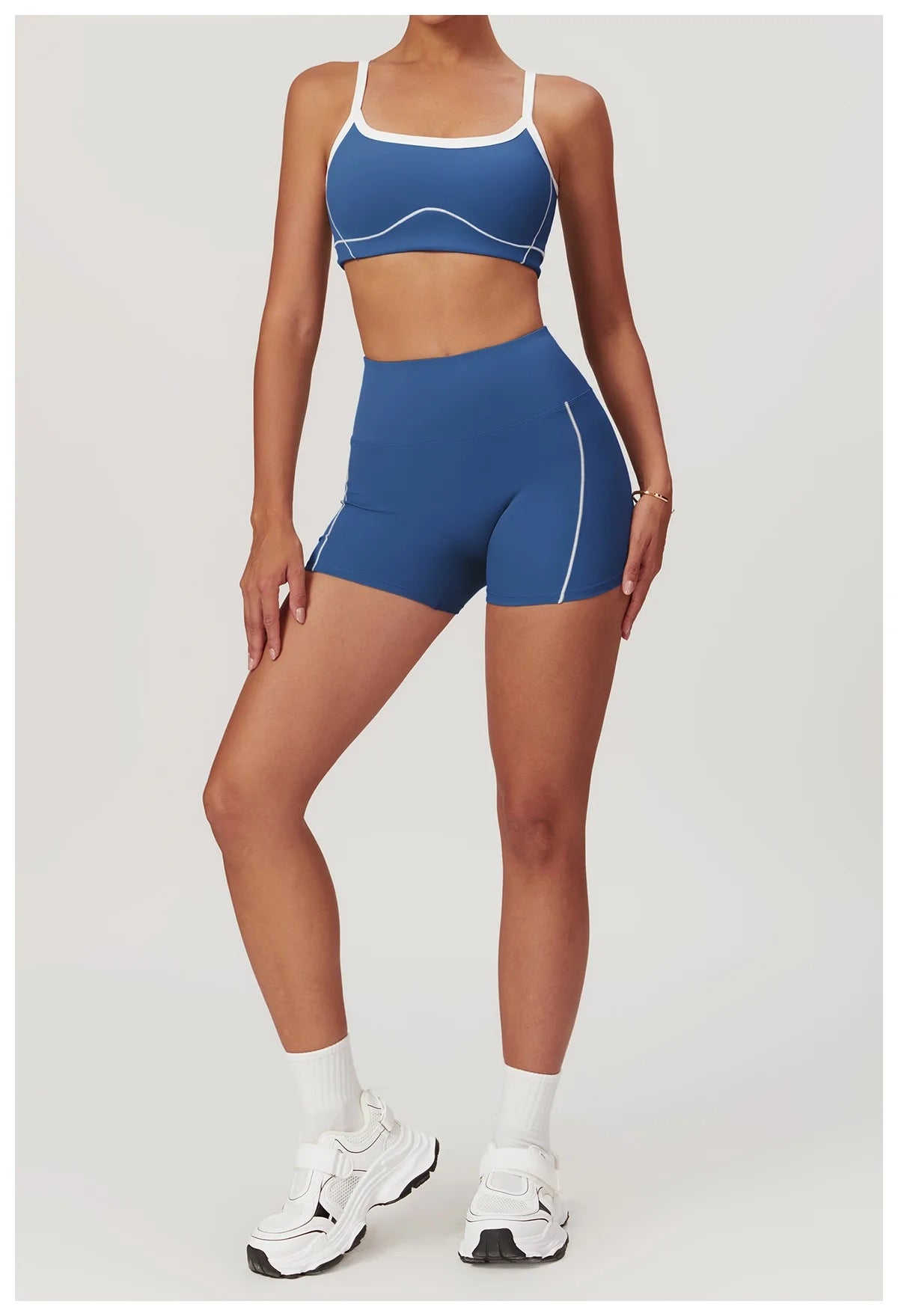 Wave Essential Sports Bra & High-Waist Shorts Set – Black