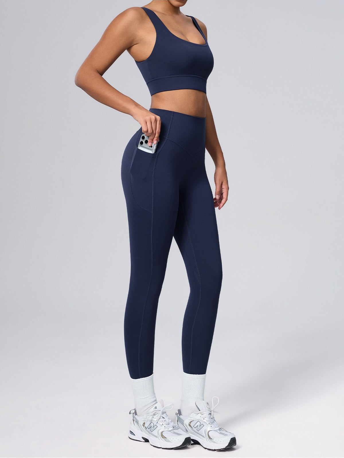 women's workout leggings with phone pocket